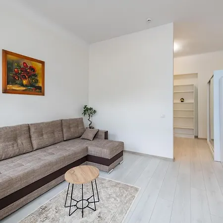 Sophisticated Old Town By Polo Apartment