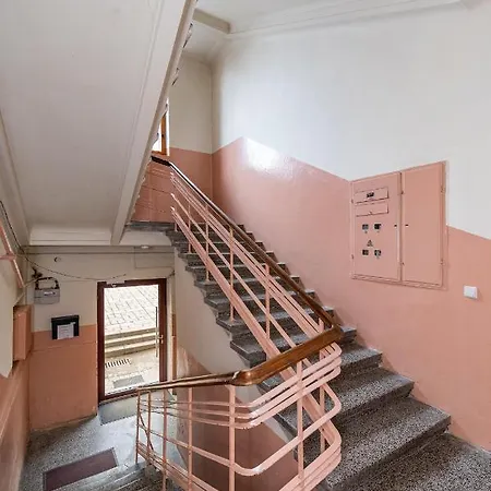 Sophisticated Old Town By Polo Apartament *