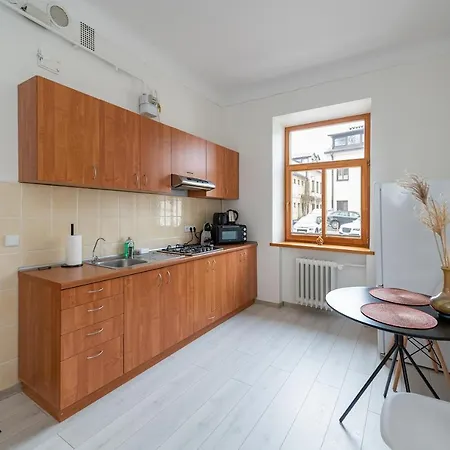Sophisticated Old Town By Polo Apartment